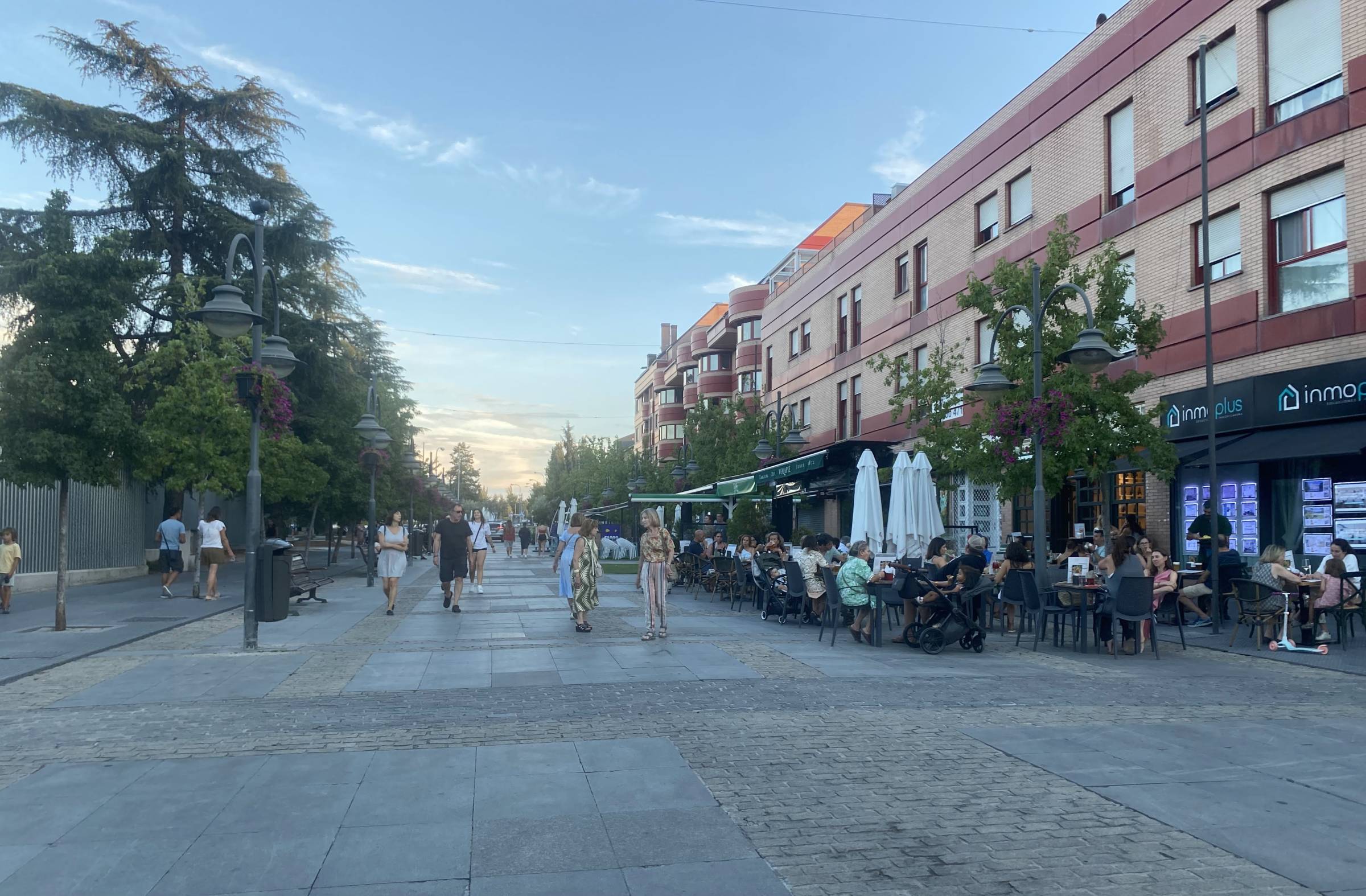 
                                                    Vecinos por Majadahonda pide actualizar la ordenanza de terrazas para mejorar la convivencia, la accesibilidad y la seguridad