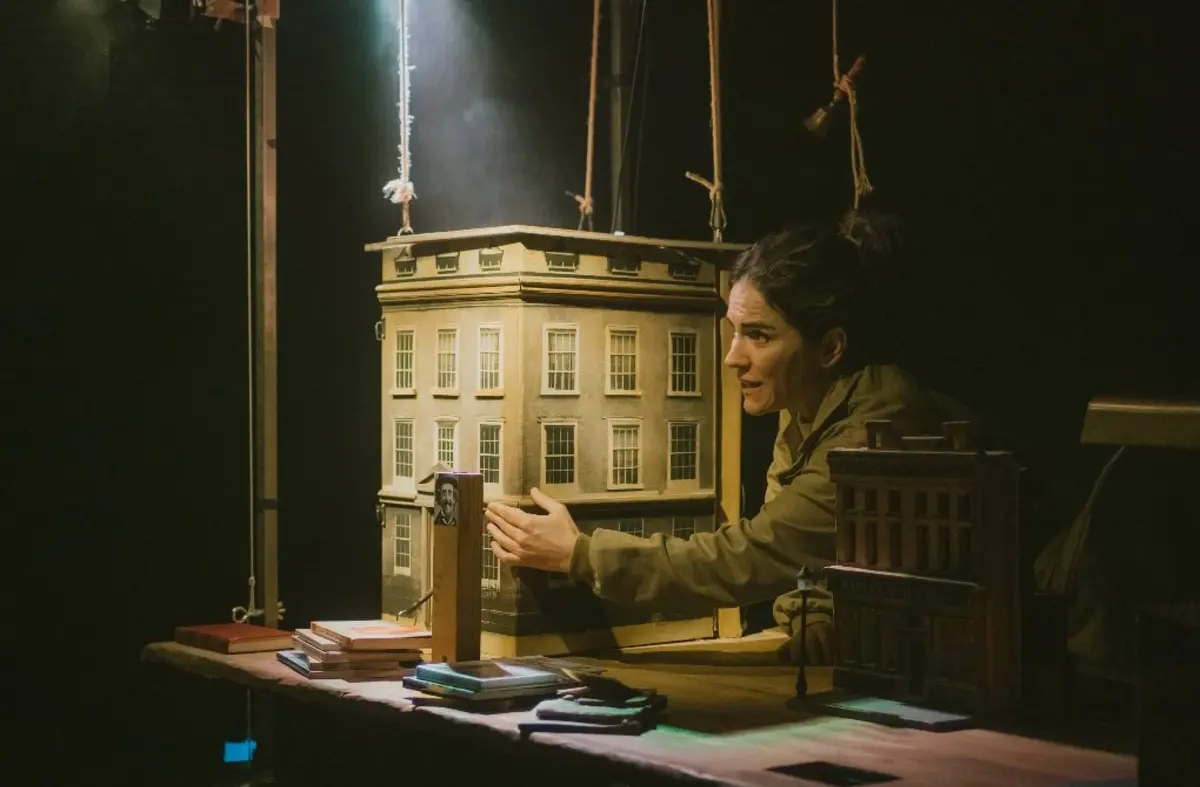 TEATRO FAMILIAR: 'Cuento de Navidad, encapsulando a Dickens'. 21 de Diciembre en Boadilla