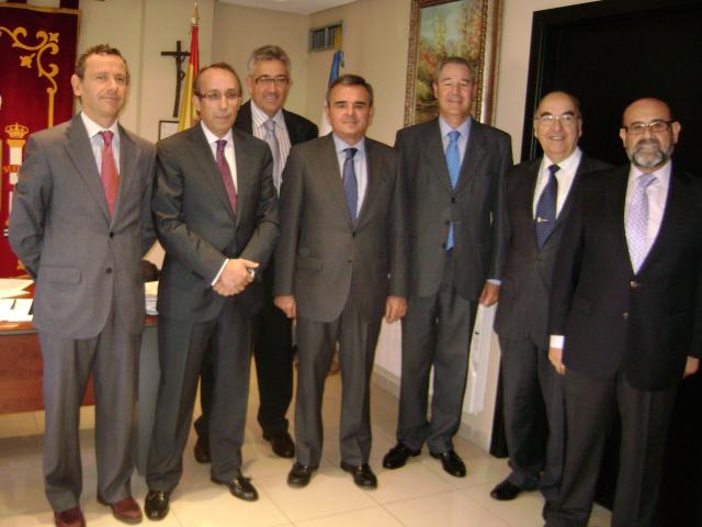 La Asociación de Urbanizaciones de Majadahonda (ASURMAJ) y el Círculo de Empresarios y Comerciantes de Majadahonda (CECM) han suscrito hoy un acuerdo de colaboración.