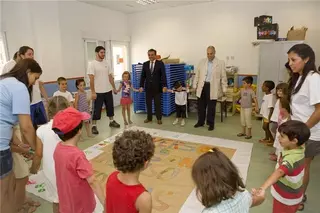 El alcalde de Majadahonda visita las Escuelas Educativas de Verano