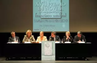 Miguel Arnas Coronado recibe el Premio de Novela Francisco Umbral
