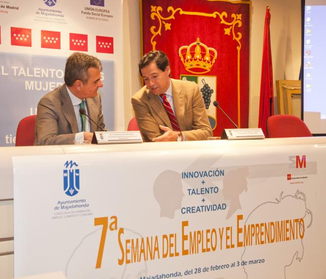 
                                                    El alcalde y el viceconsejero de Empleo y Mujer inauguran la VII Semana del Empleo y el Emprendimiento