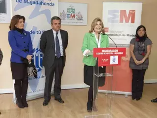 Narciso de Foxá y Engracia Hidalgo inauguran el nuevo Centro de Apoyo a la Familia de Majadahonda
