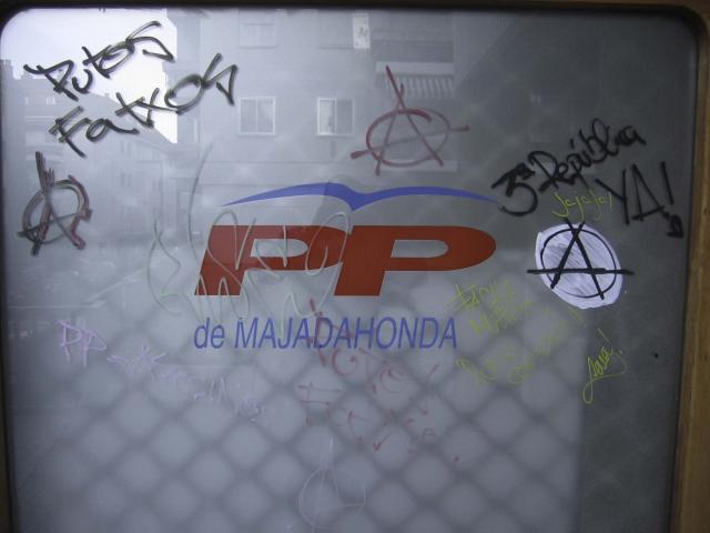 Acto vandálico contra la sede del Partido Popular de Majadahonda
