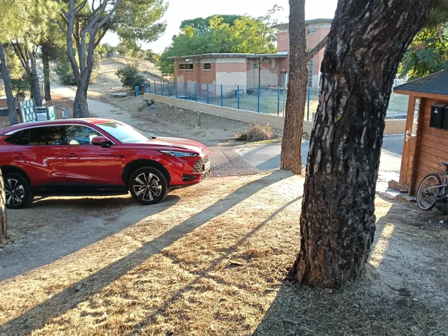 Aparcamiento gratis dentro del Monte del Pilar 