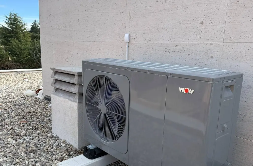 ¿FRÍO EN TU HOGAR?☀️ En MERIDIONAL RENOVABLES, somos t