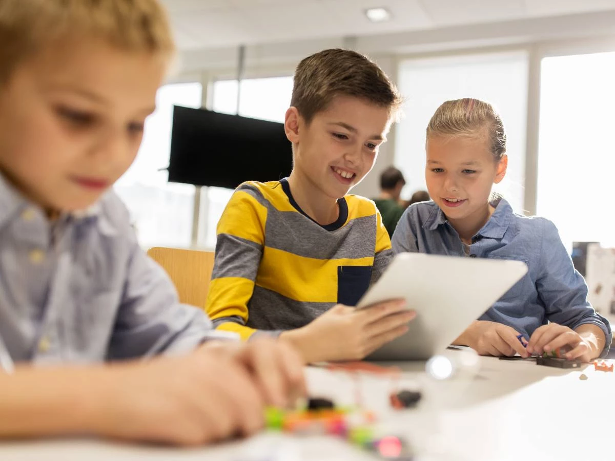 Taller gratuito Padres e hijos/as (8 -14 años): IA, Games y Gymkana Emprendimiento