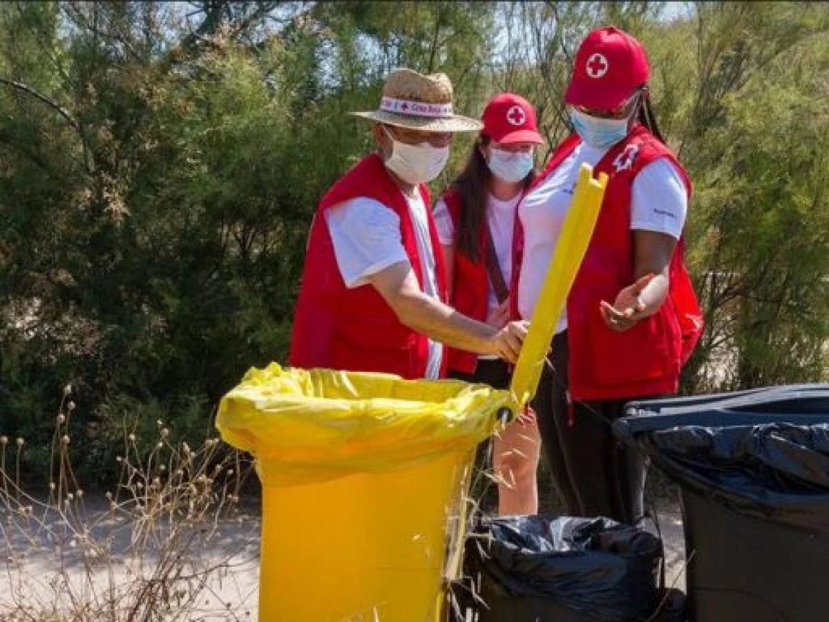 Recogida de Basuraleza con Cruz Roja