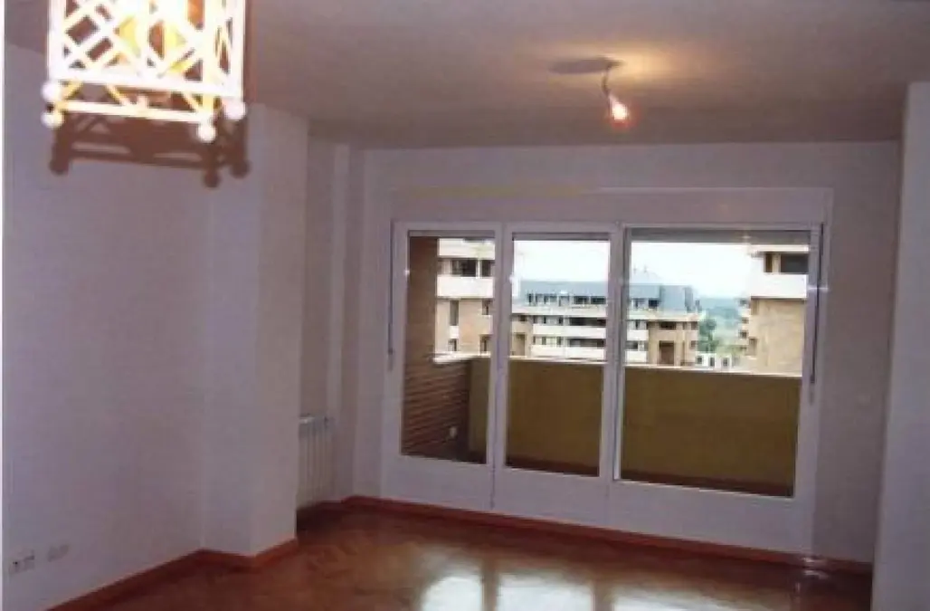 Piso de 130 m2 en alquiler en Majadahonda, Valle de la Oliva - 2.000 €/mes