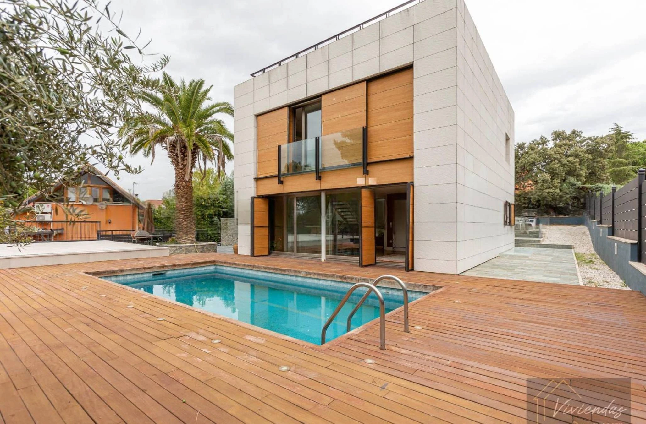 Busco chica INTERNA con experi