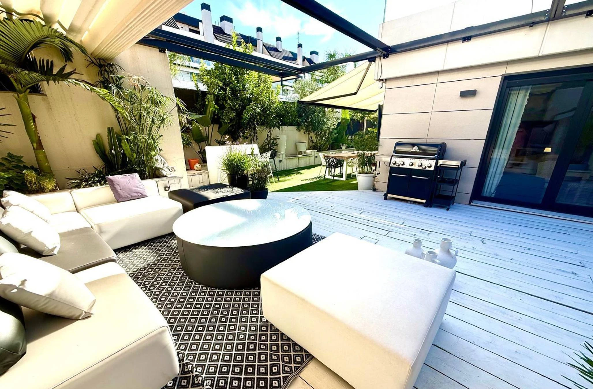 Busco chica INTERNA con experi