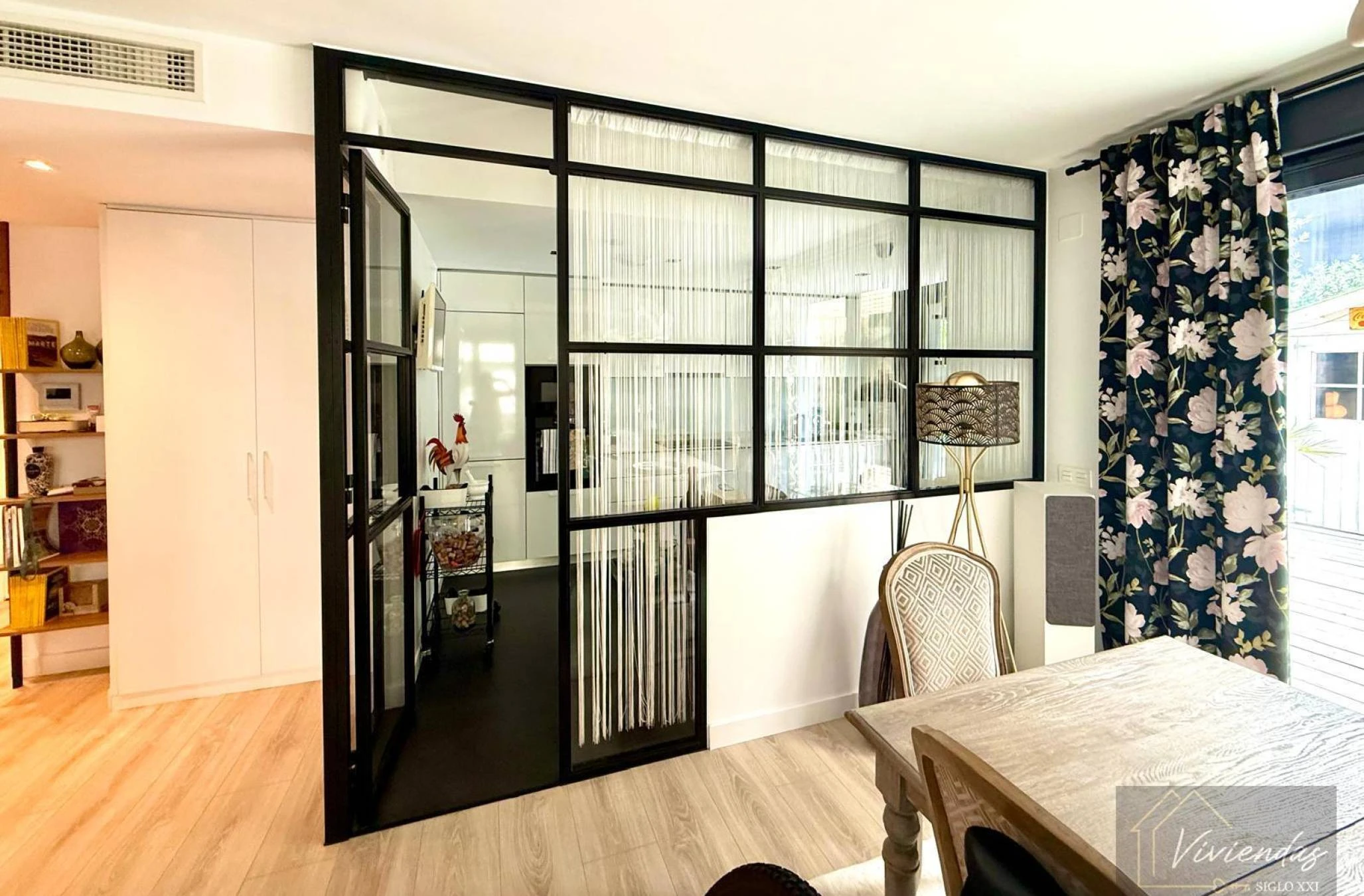 Busco chica INTERNA con experi