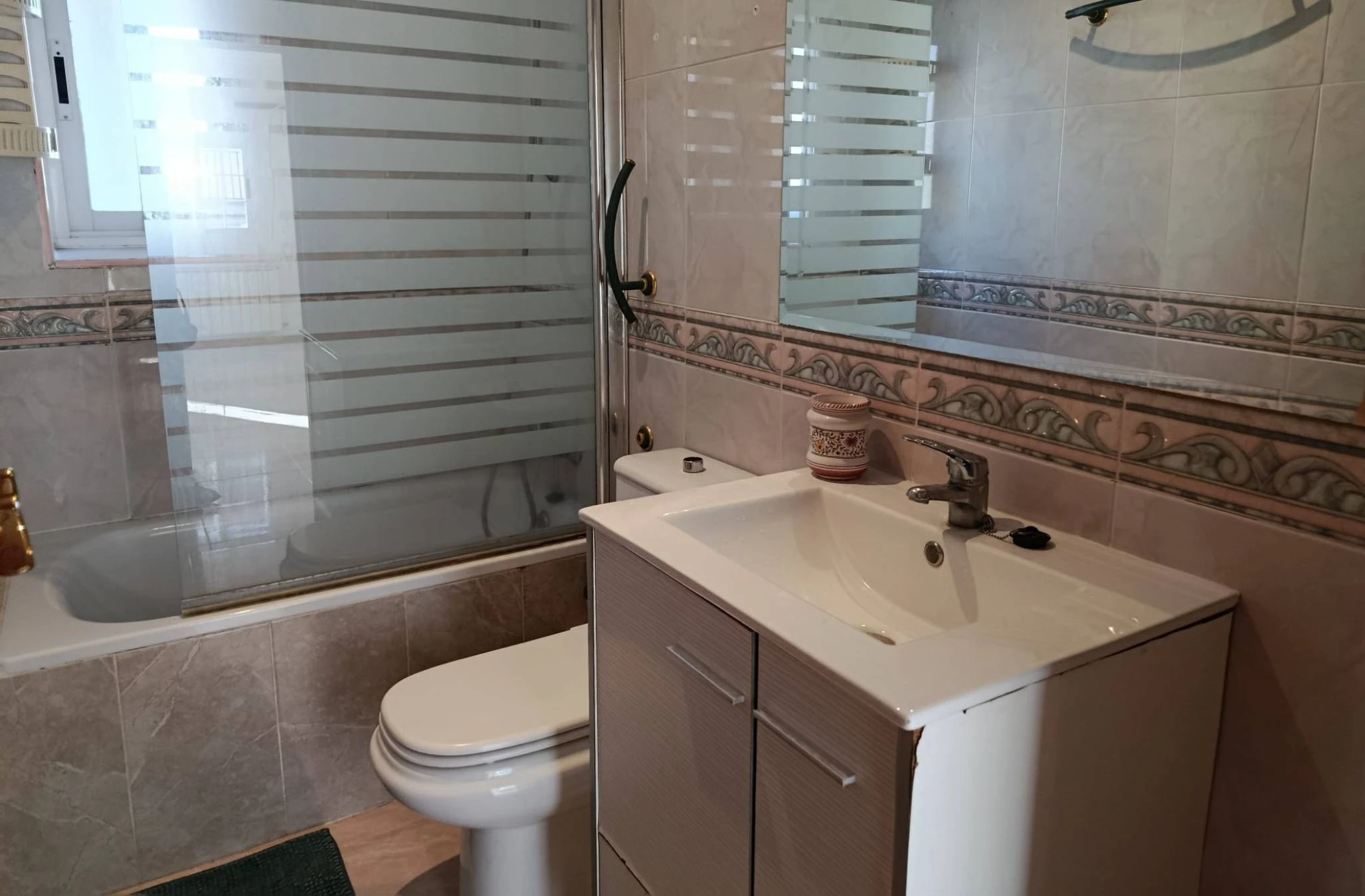 Busco chica INTERNA con experi